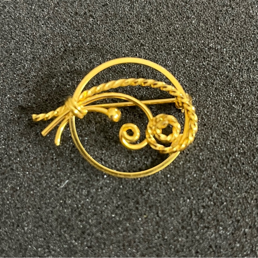 Vintage Charles Reis 12K Gold-Filled Brooch